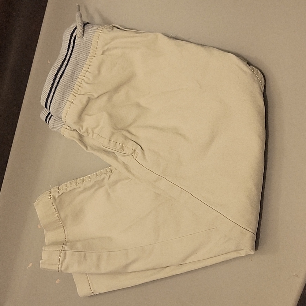Oshkosh khakis 3t